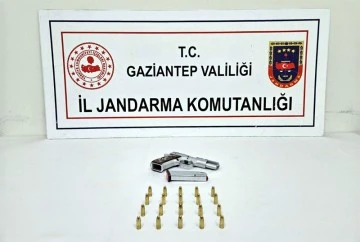 Jandarmanın ’maganda’ operasyonunda çok sayıda silah ele geçirildi