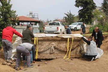 Kazı esnasında ortaya çıkan lahit koruma altına alındı