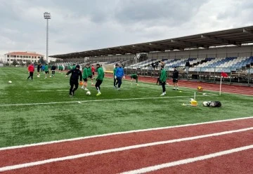 Kilis Belediyespor ayağının tozu ile antrenmanını yaptı