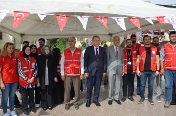 Kilis, kan vermek için Cumhuriyet Meydanına akın etti