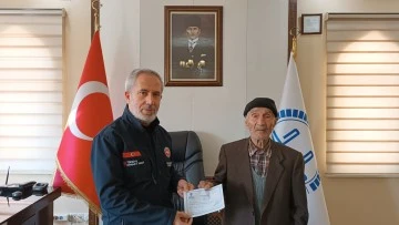 Kilis’li hayırseverden TDV’ye bağış