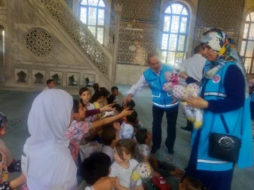 Kilis Müftülüğü 100 yetimin yüzünü güldürdü