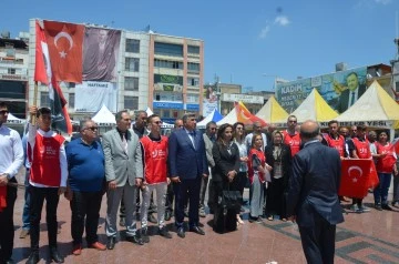 Kilis'te ADD ve CHP'den alternatif çelenk sunma töreni