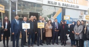 KİLİS'TE AK PARTİLİ KADINLARDAN&quot; KADINA YÖNELİK ŞİDDET&quot; AÇIKLAMASI