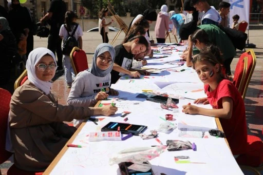 Kilis’te çocuklar, Filistin’e destek için resim çizdi