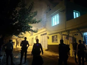 Kilis’te evini yakan ve kendine zarar veren kişiyi polis ekipleri kurtardı