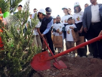 Kilis’te fidanlar toprakla buluştu