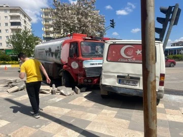 Kilis’te freni patlayan kamyon 3 araca çarparak durabildi