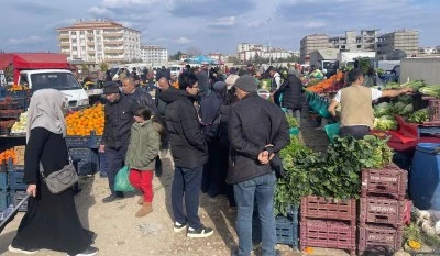 Kilis`te Pazarda Ramazan yoğunluğu