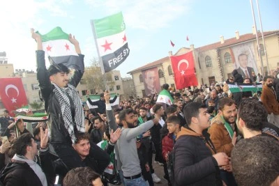 Kilis’teki Suriyeliler sevinç gösterisinde bulundu