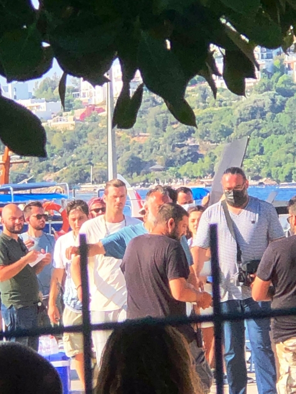 Kıvanç Tatlıtuğ Bodrum’da kamera karşısına geçti
