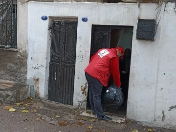 Kızılay kış ayında ihtiyaç sahibi aileleri unutmuyor                                