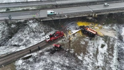 Köprüden uçtular: 2 ölü