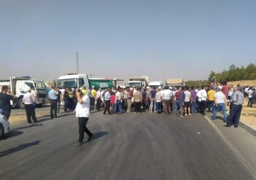 Kuzu eti indirimini protesto eden besiciler yol kapattı