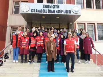 Lisesi gençlerden Filistinli çocuklara yardım eli