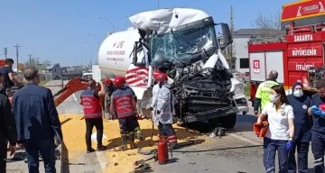 LPG yüklü tanker, park halindeki tahıl yüklü tıra çarptı: 1 ölü, 1 ağır yaralı