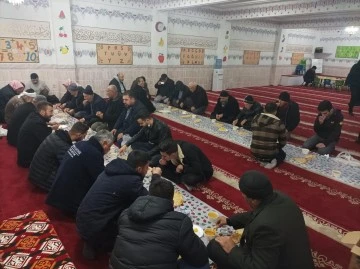 M. R. SUMMAK KURAN KURSUNDAN CUMA GÜNLERİ SABAH NAMAZI CEMAATİNE ÇORBA İKRAMI