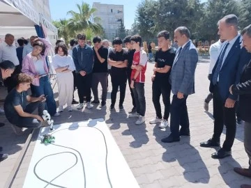 Mehmet Zelzele Fen Lisesinde &quot;Bilim Her Yerde&quot; şenliğine düzenlendi 