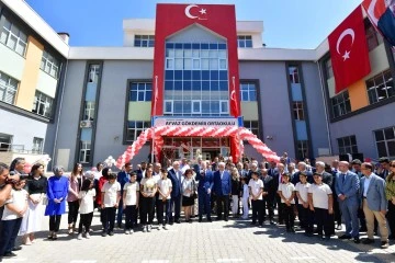 Merhum Bakan Ayvaz Gökdemir’in adının verildiği Ortaokul açıldı