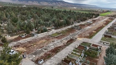 Mezarlık’ta bakım ve düzenleme çalışması 