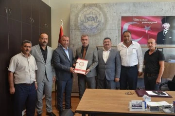 MHP İl Başkanı Yılmaz : &quot;Kilis’e hizmet etmek için demir yumruklarımızı birleştirerek geliyoruz&quot;