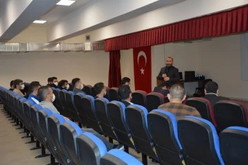 MÜFTÜ YARDIMCISI ÇOLAK:  &quot;ALLAH'IN RIZASINI KAZANMAK GAYESİYLE KULLUK ŞUURU İÇERİSİNDE YAŞANMASI GEREKİR&quot;