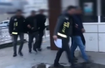 Nurdağı'nda yıkılan binalarla ilgili firari 2 şüpheli yakalandı