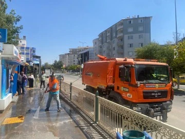 O araç Kilis’in temizliğinde kullanılıyor