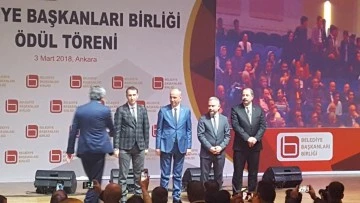 Ödüllü Başkan Ayhan Yılmaz'ın Büyük Başarısı