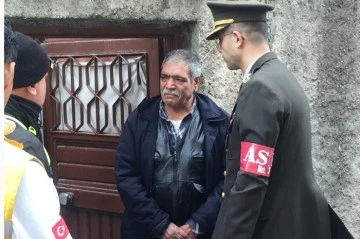 Oğlunun şehit haberini aldığı sıradaki bakışlarıyla hafızalara kazınan baba hayatını kaybetti