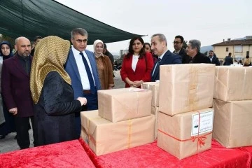 Öğrencilerin hazırladığı yardım kolileri Gaziantep'e gönderildi