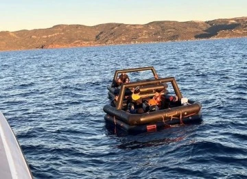 Ölüme terk edilen 23 kaçak göçmen kurtarıldı