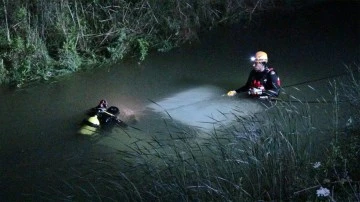 Otomobil köprüden dereye uçtu: 1’i çocuk 2 kişi kayıp