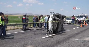 Otomobil takla atıp karşı şeride geçti: 2 ölü, 2 yaralı