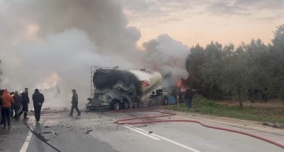 Otomobille çarpışan tanker böyle patladı