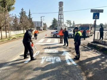 Özelliğini kaybetmiş yaya çizgileri ve görsel şekiller onarıldı