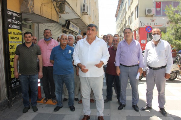 PERKER “ MİLYONLAR HAYAT PAHALILIĞI, İŞSİZLİK, BORÇLARLA VE YOKSULLUKLA BOĞUŞUYOR”