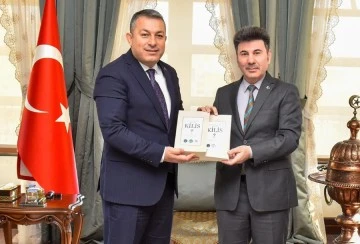 Rektör Karacoşkun Vali Şahin ile bir araya geldi