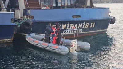 Rumeli Hisarı’nda balık tutan 2 arkadaş denize düşüp kayboldu