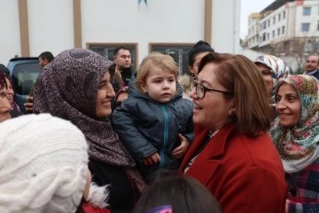 Şahin, köylerde vatandaşlarla bir araya geldi