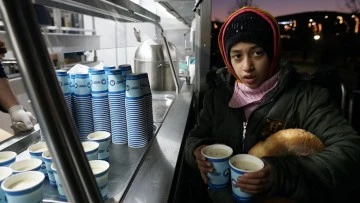 Şahinbey Belediyesi’nden Depremzedelere Kumanya Desteği