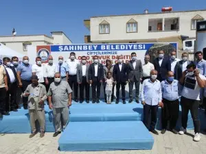 ŞAHİNBEY'DE 60 BİN CANLI TAVUK DAĞITILDI