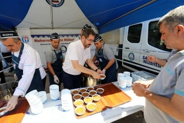 Şahinbey’den GAÜN personeline aşure ikramı