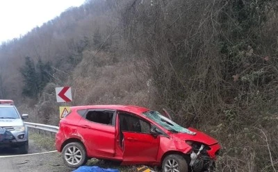 Şarampole devrilen otomobilin sürücüsü hayatını kaybetti