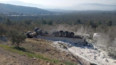 Şarampole devrilen tırdaki 2 kişi öldü