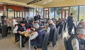 Şekeroğlu Kilis Müftüsü Bozkurt'u fabrikasında ağırladı