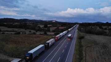 Sistem güncellemesi sınırda tır kuyruğuna yol açtı