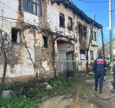 Sobadan çıkan yangında yaşlı adam hayatını kaybetti