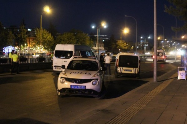 SOKAK ORTASINDA ÖLDÜRÜLEN HAKAN DURMAZ OLAYIYLA İLGİLİ 2 ŞÜPHELİ YAKALANDI