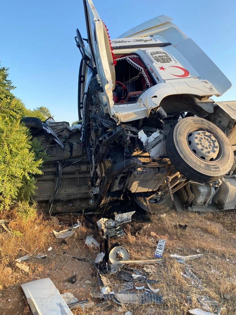 Son Dakika!  Gaziantep Kahramanmaraş yolunda feci kaza: 3 Ölü